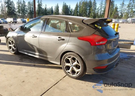 2017 Ford Focus St z USA, uszkodzony, nr VIN 1FADP3L9XHL233912